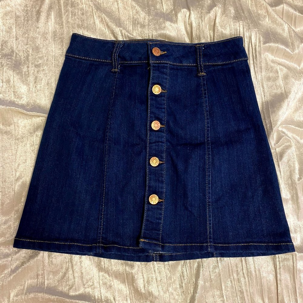 Size 1/25 Front Button-Up Denim Skirt